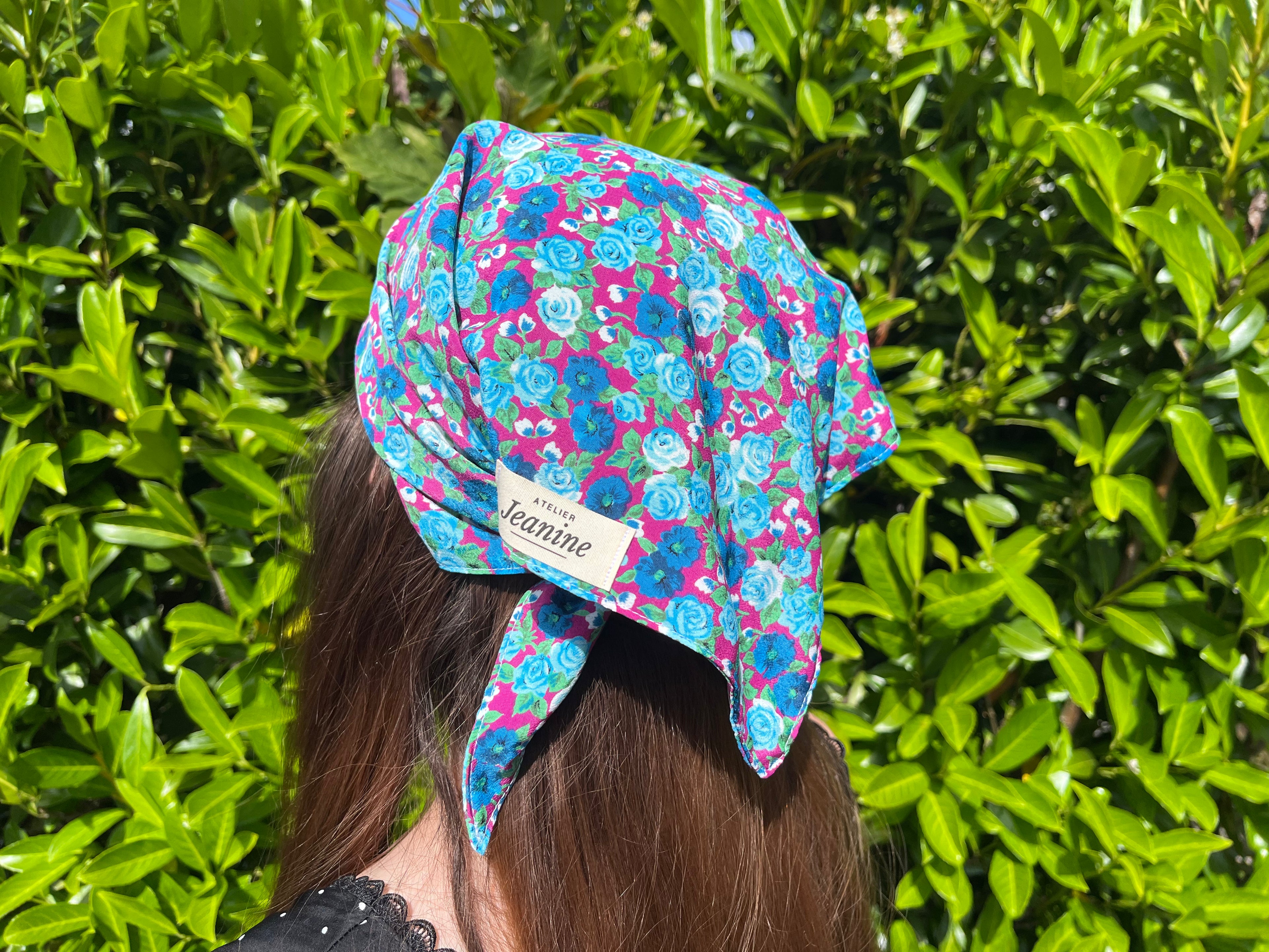 Bandana à fleurs mauve et bleu