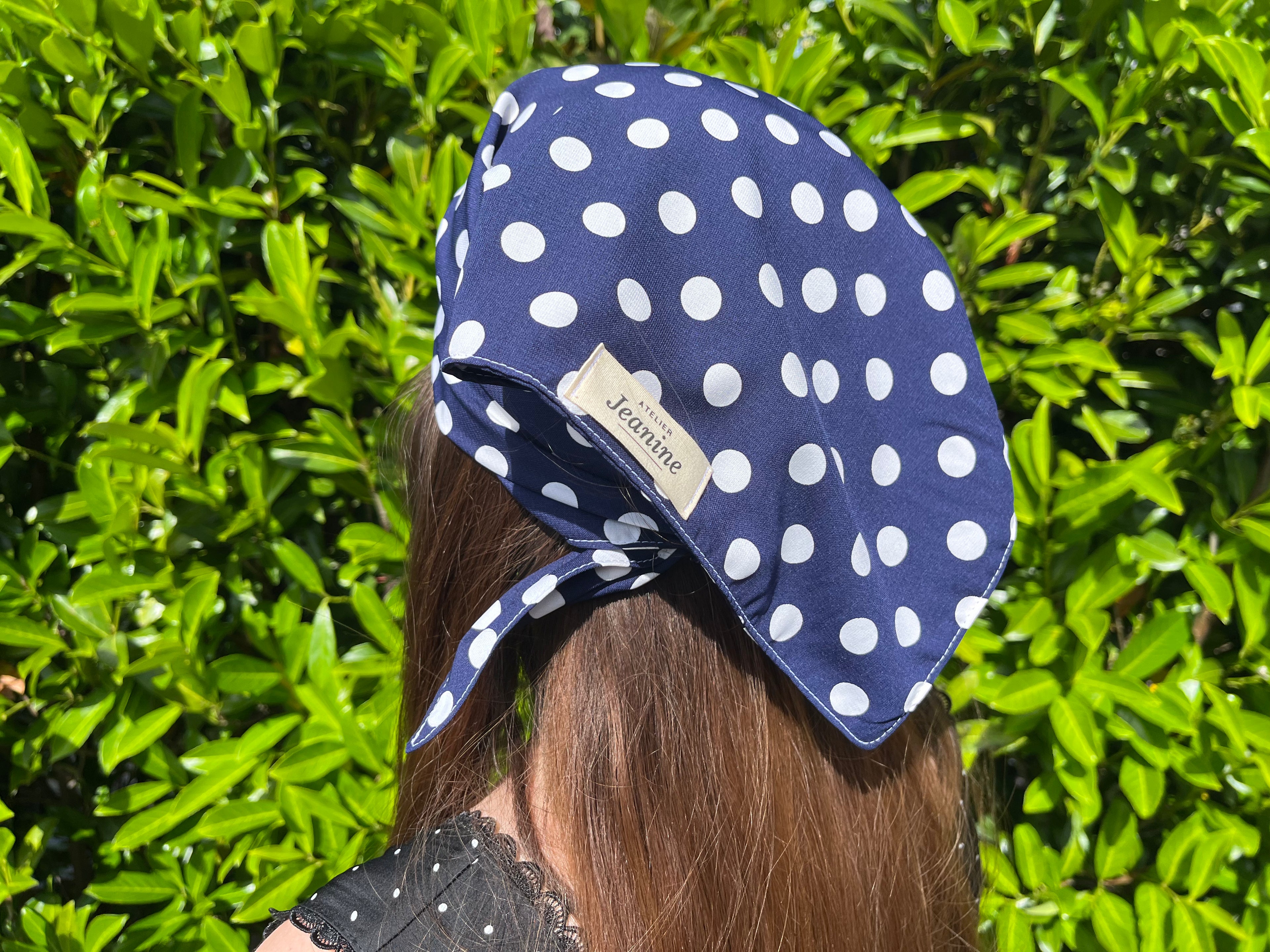 Bandana à pois bleu marine